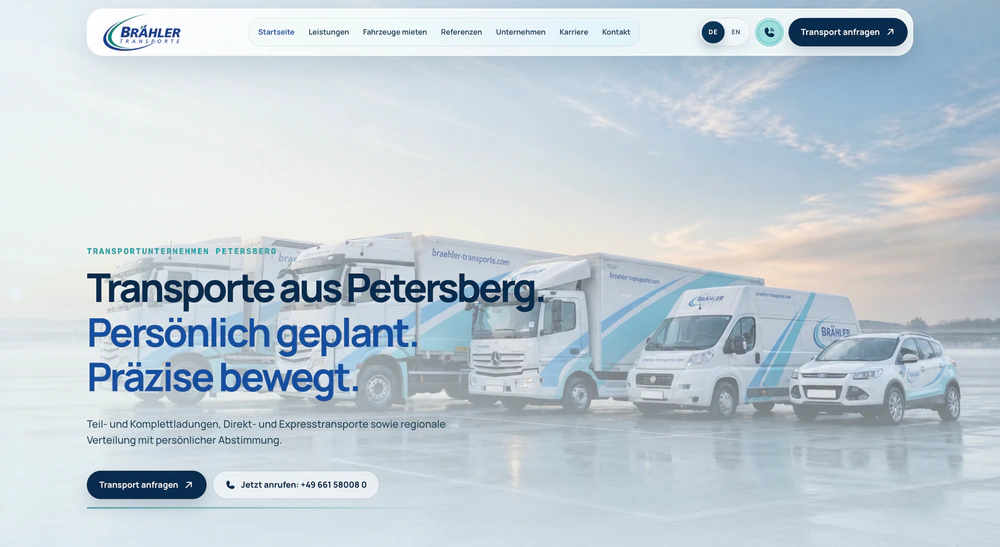 Brähler Transporte: Startseite mit der dreizeiligen Positionierung und Fahrzeugflotte.