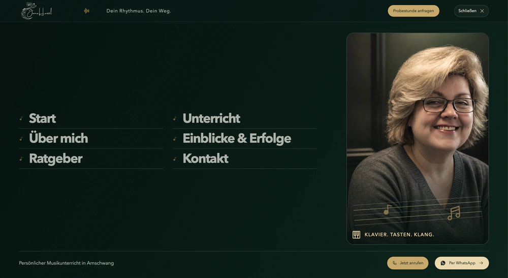 Jana Hawel: Desktop-Navigation mit persönlichem Porträt.